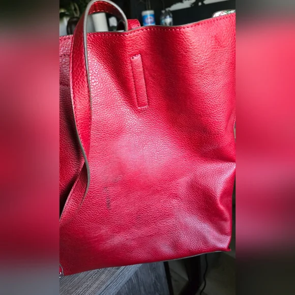 Red tote bag with attached floral clutch - Picture 9 of 10